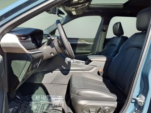 New 2026 Jeep Grand Cherokee L Limited image 4