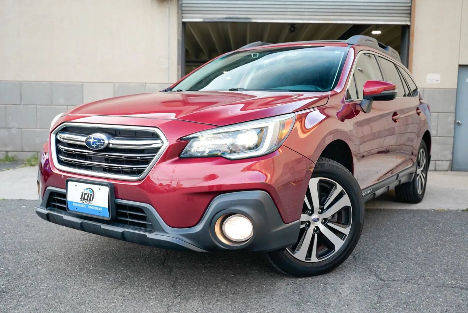 Used 2018 Subaru Outback 2.5i Limited AWD/4WD image 1