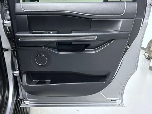 Used 2024 Ford Expedition Max XLT image 17