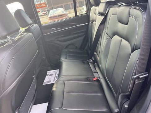 New 2025 Jeep Grand Cherokee Limited w/ Luxury Tech Group II image 10