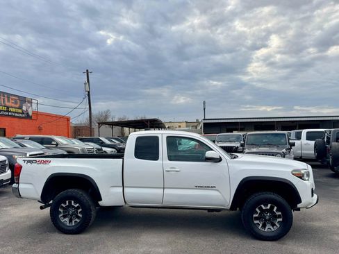 Used 2016 Toyota Tacoma TRD Off-Road w/ Towing Package image 4
