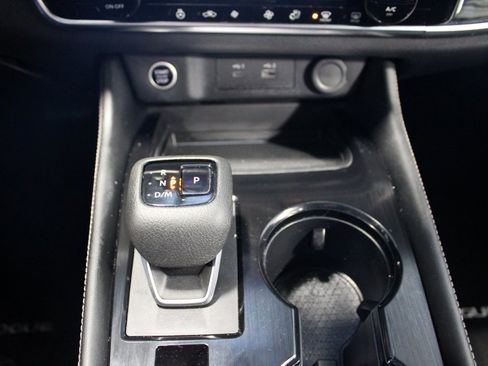 Used 2023 Nissan Rogue SL image 30