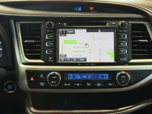 Used 2017 Toyota Highlander Limited FWD image 13