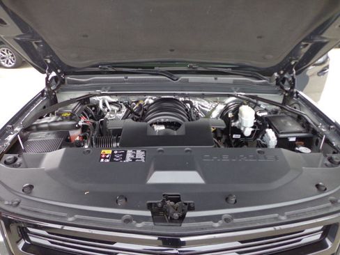 Used 2015 Chevrolet Suburban LTZ image 12