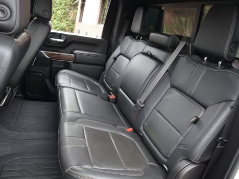 Used 2023 Chevrolet Silverado 2500 High Country w/ Technology Package image 38