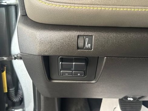 Used 2024 Chevrolet Colorado ZR2 w/ ZR2 Convenience Package III AWD/4WD image 14
