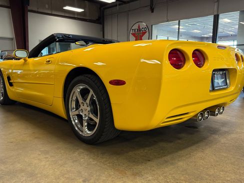 Used 2002 Chevrolet Corvette w/ Preferred Equipment Group2 image 11