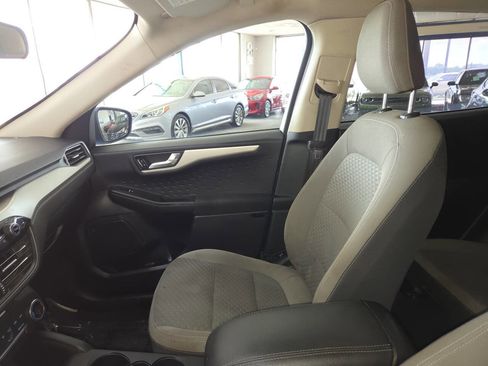 Used 2020 Ford Escape SE FWD image 16