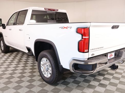 Used 2025 Chevrolet Silverado 2500 LTZ w/ LTZ Convenience Package AWD/4WD image 22