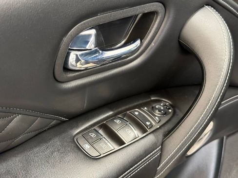 Used 2023 INFINITI QX80 Luxe image 16