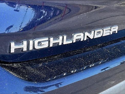 Used 2020 Toyota Highlander XLE image 21