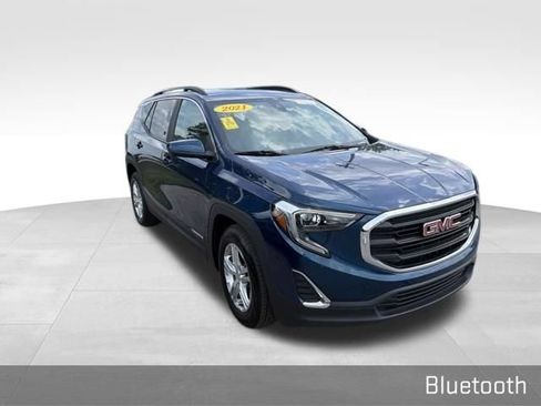 Used 2021 GMC Terrain SLE w/ Driver Convenience Package FWD image 2