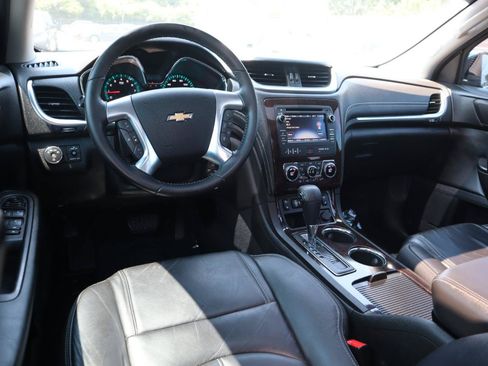 Used 2016 Chevrolet Traverse LT FWD image 18
