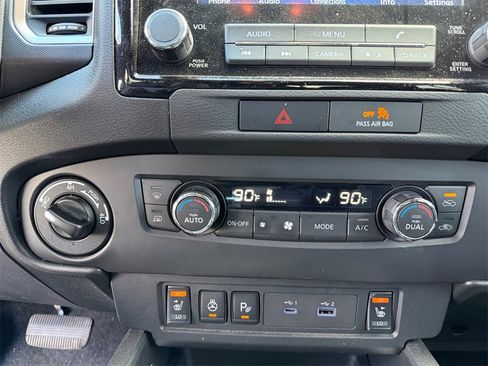 Used 2023 Nissan Frontier SV w/ SV Convenience Package image 10