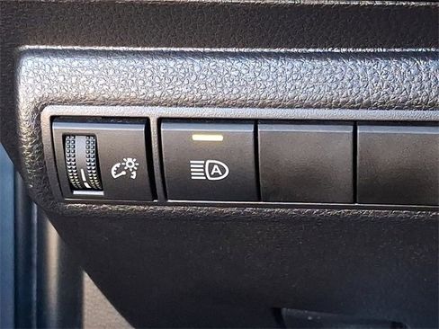 Used 2025 Toyota Corolla LE image 27