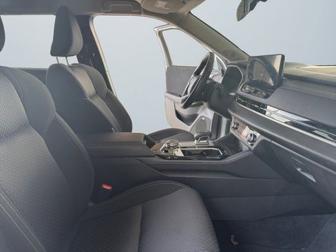 Used 2025 Mitsubishi Outlander ES image 17