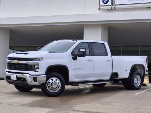 Used 2025 Chevrolet Silverado 3500 LT w/ Safety Package AWD/4WD image 1