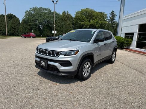 Used 2024 Jeep Compass Sport AWD/4WD image 7