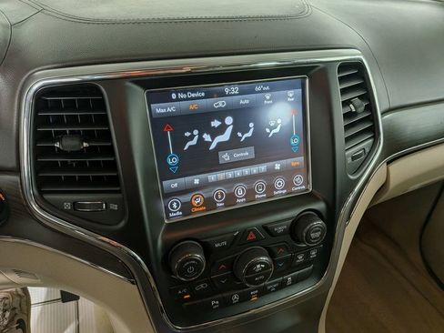 Used 2018 Jeep Grand Cherokee Overland image 26