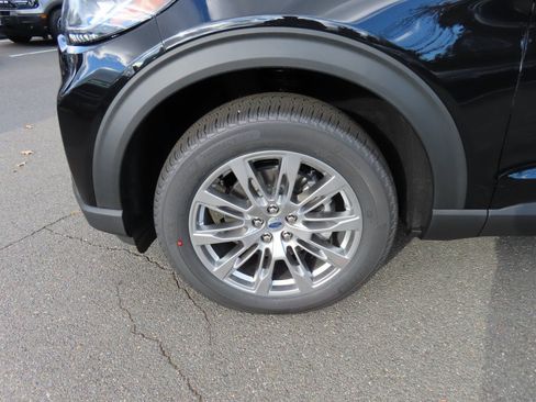 New 2026 Ford Explorer Active w/ Active Comfort Package AWD/4WD image 7