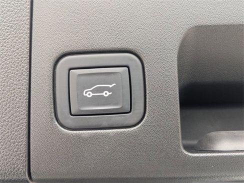 Used 2022 Cadillac XT4 Sport image 14