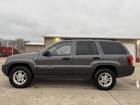 Used 2004 Jeep Grand Cherokee Laredo w/ Convenience Group image 2