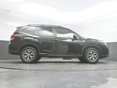 Used 2019 Subaru Forester Premium image 41