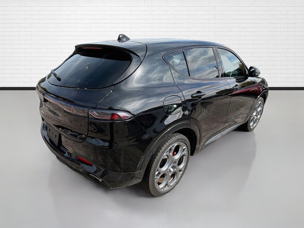 Used 2024 Alfa Romeo Tonale Veloce AWD/4WD image 8