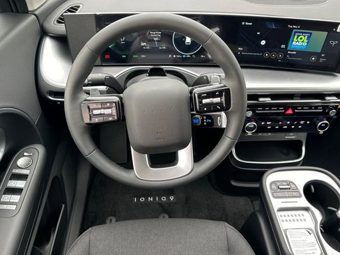 New 2026 Hyundai Ioniq 9 SE image 14