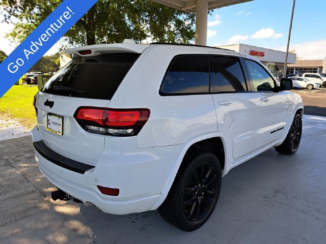 Used 2018 Jeep Grand Cherokee Altitude AWD/4WD image 6