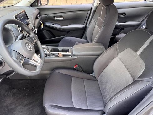 New 2025 Nissan Sentra SV w/ Trunk Package FWD image 18