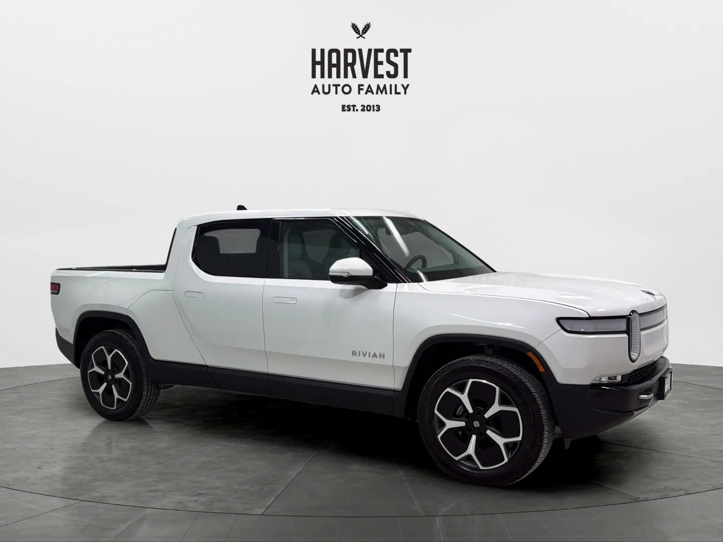 Used 2024 Rivian R1T Adventure Dual AWD/4WD image 9