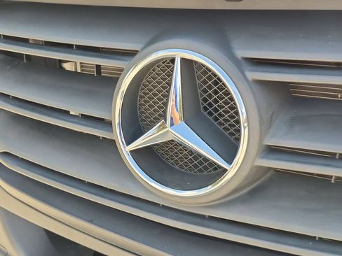 Used 2024 Mercedes-Benz Sprinter 2500 image 5