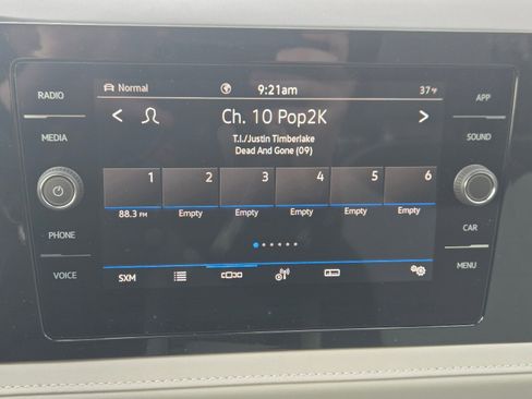 New 2026 Volkswagen Taos SE image 18