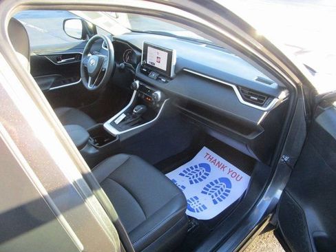 Used 2023 Toyota RAV4 XLE Premium image 29