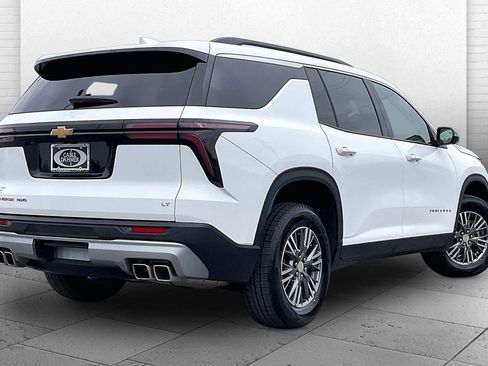 Used 2024 Chevrolet Traverse LT AWD/4WD image 14