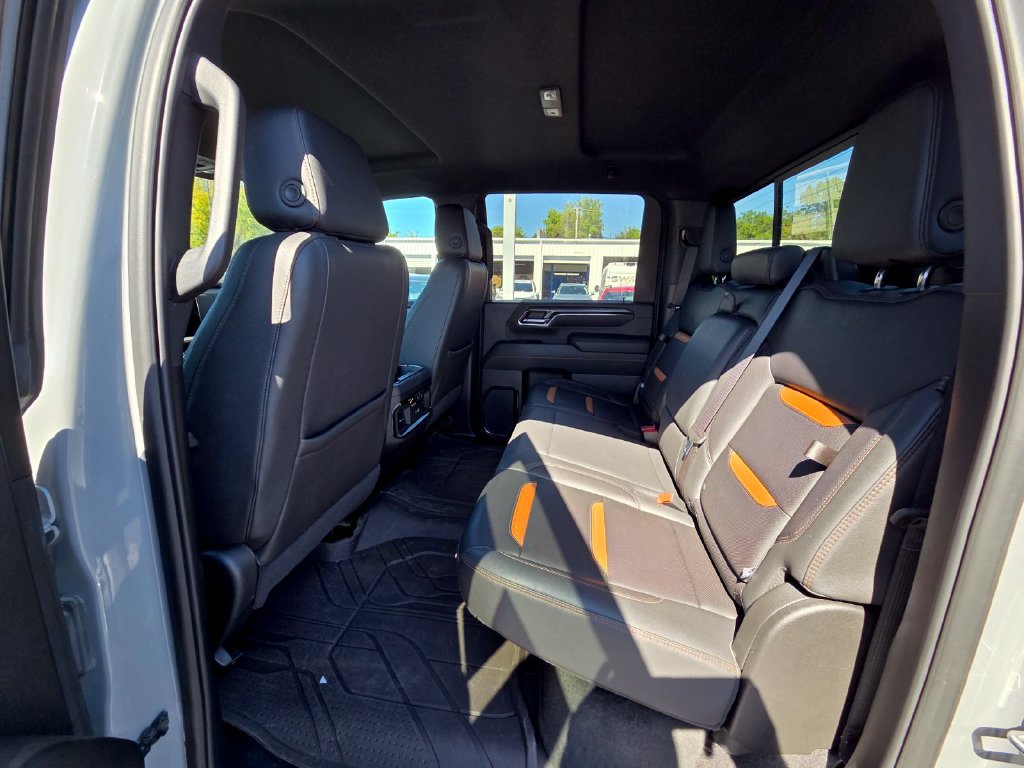 Used 2024 GMC Sierra 2500 AT4 w/ AT4 Preferred Package AWD/4WD image 30