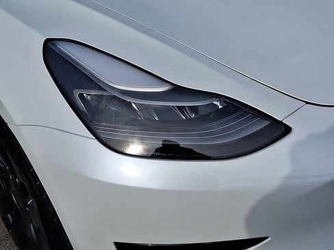 Used 2023 Tesla Model 3 Performance image 12
