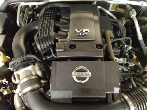 Used 2015 Nissan Frontier SV image 30