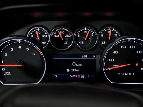 Used 2022 Chevrolet Silverado 2500 LT w/ Convenience Package image 18