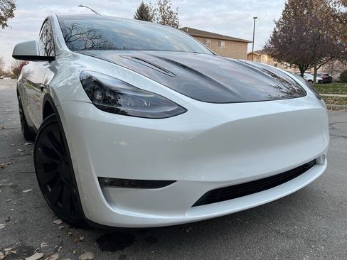 Used 2021 Tesla Model Y Performance image 10