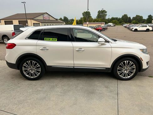 Used 2016 Lincoln MKX Reserve w/ Climate Package AWD/4WD image 4
