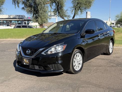 Used 2019 Nissan Sentra SV image 2