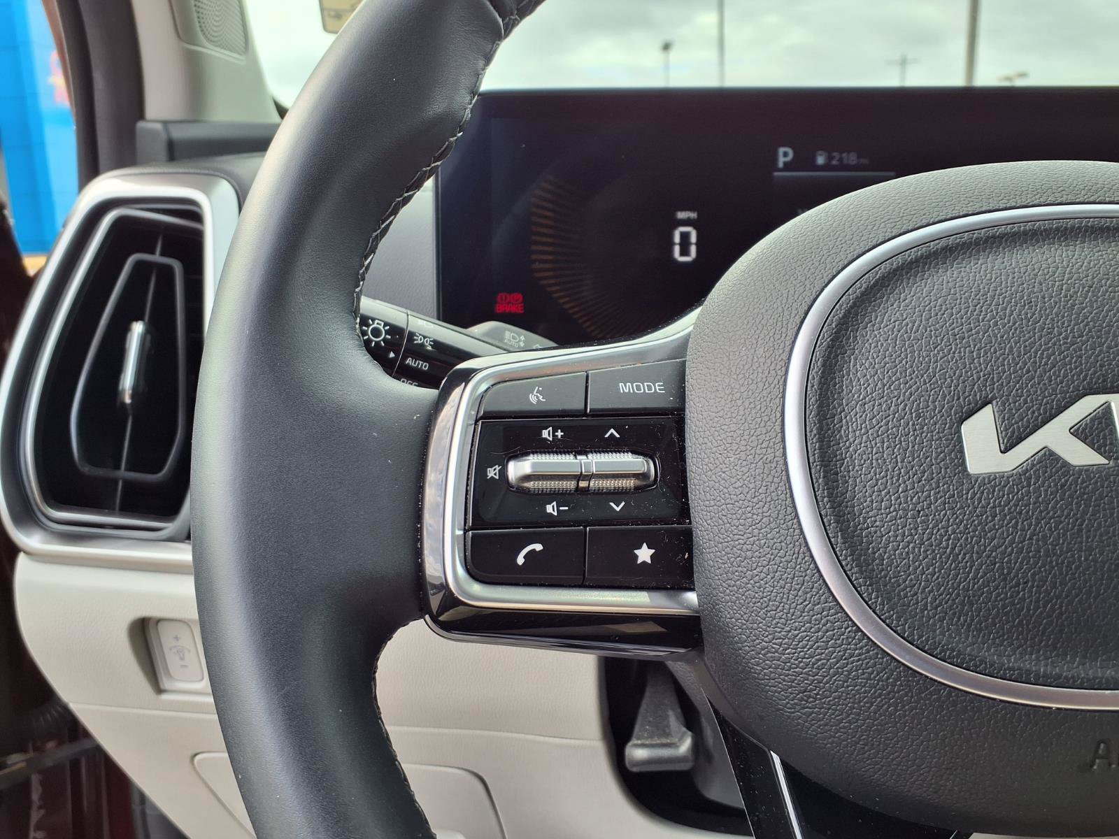 Used 2025 Kia Sorento S w/ Panoramic Sunroof Package FWD image 11
