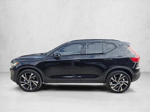 Used 2020 Volvo XC40 T5 R-Design w/ Protection Package Premier image 8