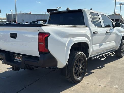 Used 2024 Toyota Tacoma SR image 7