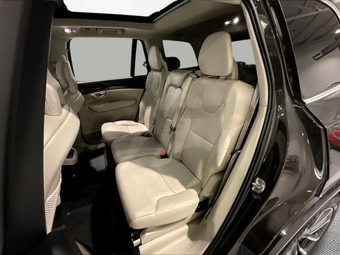 Used 2018 Volvo XC90 T6 Momentum w/ Convenience Package image 22