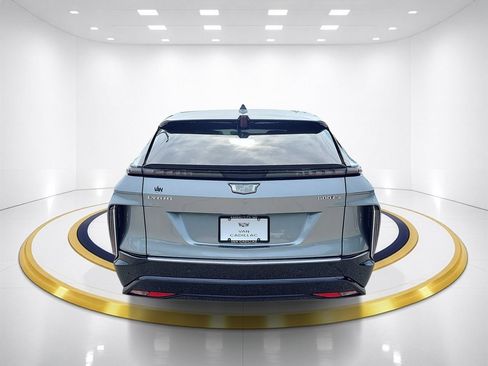 Certified 2024 Cadillac Lyriq Luxury w/ LPO, Floor Liner Package AWD/4WD image 6