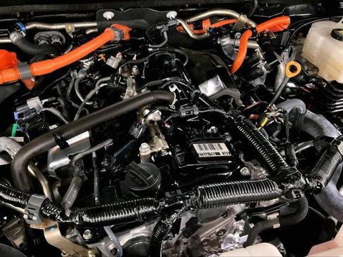 Certified 2024 Toyota Tacoma TRD Off-Road image 32