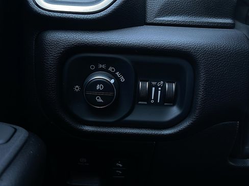 Used 2025 RAM 1500 Big Horn AWD/4WD image 21